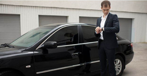 DALLAS BLACK CA SERVICE IN DOWNTOWN DALLAS TO DFW AIRPORT OR DFW AIRPORT TO DALLAS DOWNTOWN OR FORT WORTH STOCK YEARD WITH DIAMOND LUX LIMOS